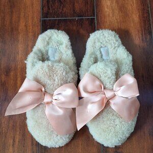 UGG Women's Cream and Pink Slippers
